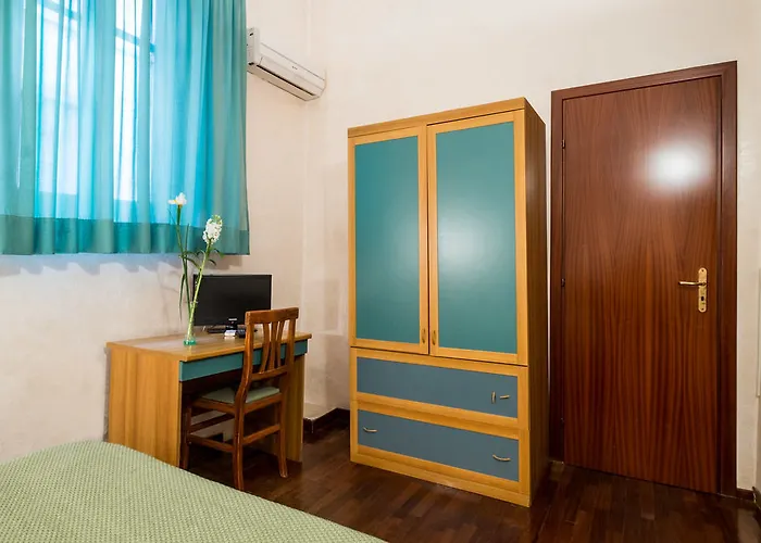 Italia Hotel 2*
