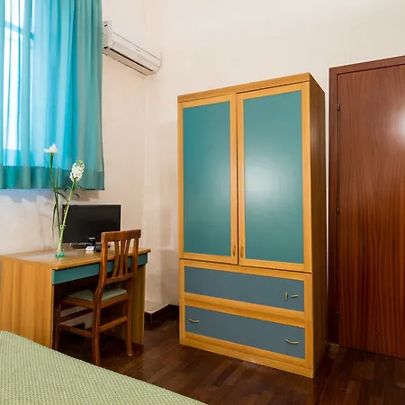 Italia Hotel 2*