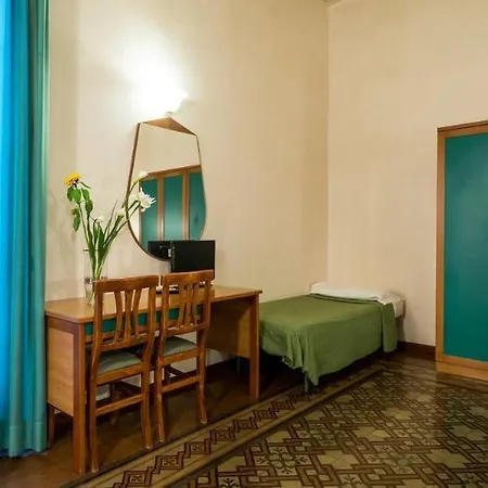 Italia Hotel 2*
